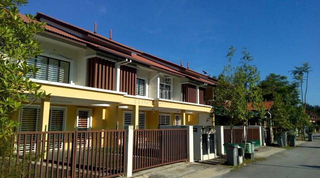 2 Storey Terrace Laman Bakawali, Kota Seriemas, Nilai 1