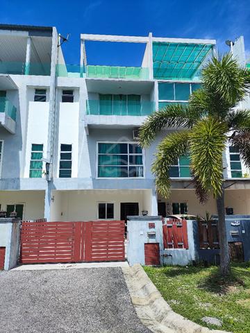 Marina Island, Lumut 3