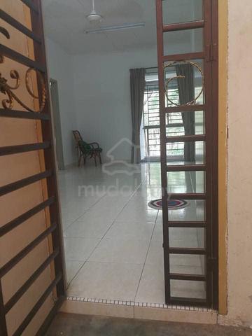 Taman Nusa Bestari, Shop Apartment 1