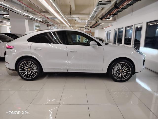 JPN CBU - 2022 Porsche CAYENNE COUPE 4.0 TURBO NFL - 3