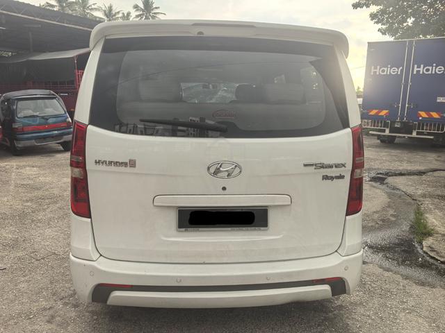 2012 Hyundai GRAND STAREX 2.5 CRDi VGT(A)11 Seater - 4
