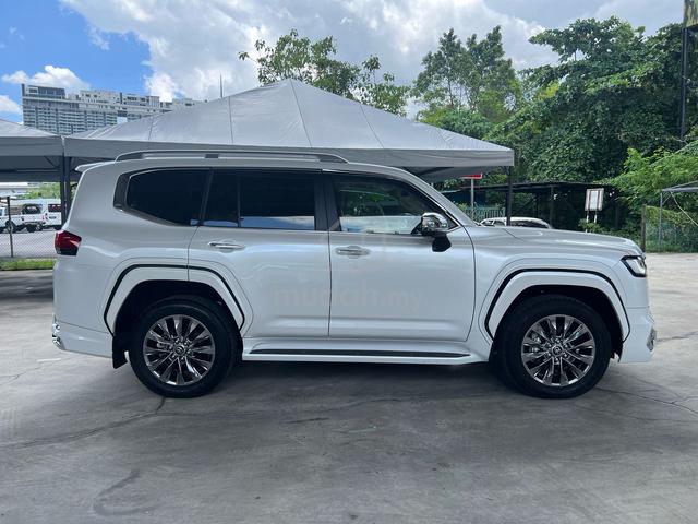 2023 Toyota LANDCRUISER 3.5 ZX Petrol Full Spec - 4