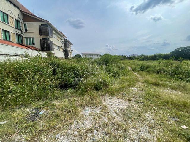 12,000 Sqft Bungalow Lot with Beautiful Lake View For Sale 1