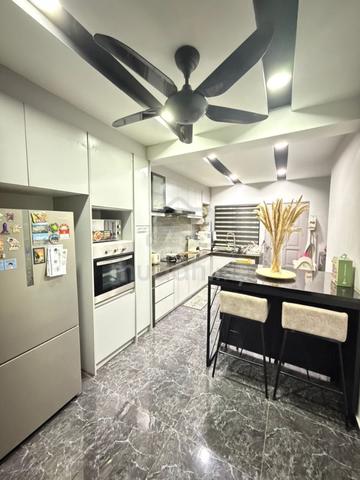Ready To Move in Freehold Fully Renovated  Saujana Impian Near MRT 1