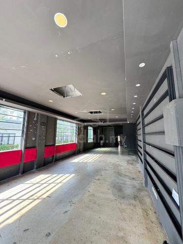 MAIN ROAD GROUND FLOOR END LOT Shop For Rent @ Kota Syahbandar Melaka 1