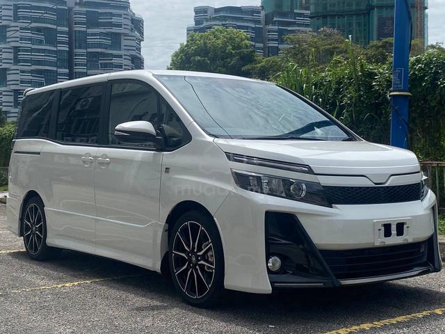 2021 Toyota VOXY 2.0 GR SPORT - 1