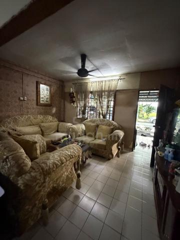 Facing Padang 2 storey Cluster Seksyen 18 1