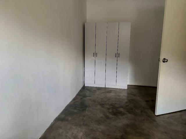 Room For Rent (Female only) - Immediate Move In - Seksyen 4 Shah Alam 2