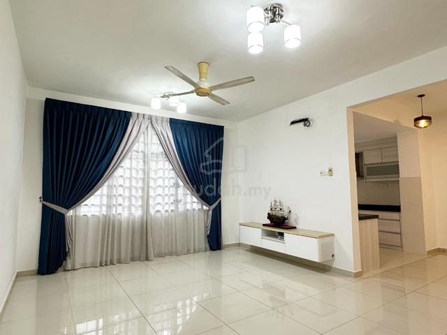Park Villa Renovated Unit @ Bukit Puchong 2 • Retiled & Modern Kitchen 1