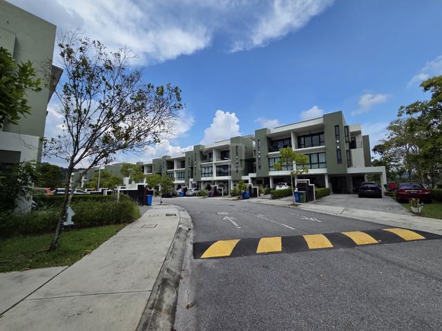 Lovely townhouse for sale at Primer Garden, Cahaya SPK 1