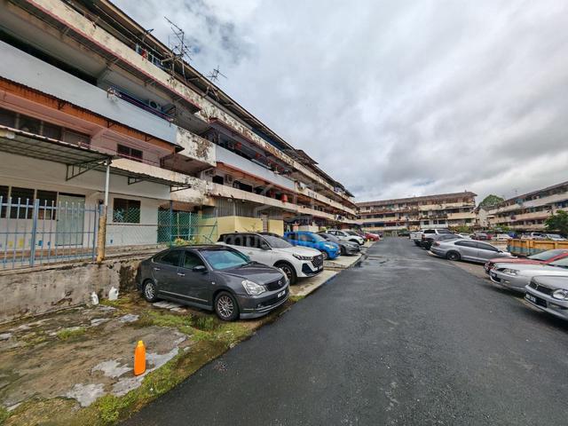 Flat Taman Ungku Tun Aminah 1
