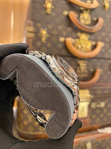 Carousel Image