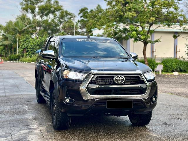 (Low mileage) Tiptop 2022 Toyota HILUX 2.4 G (M) - 2