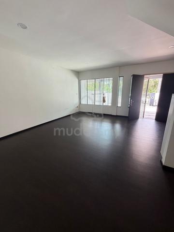 Double Storey Intermediate Terrace Uni Central for sale 1