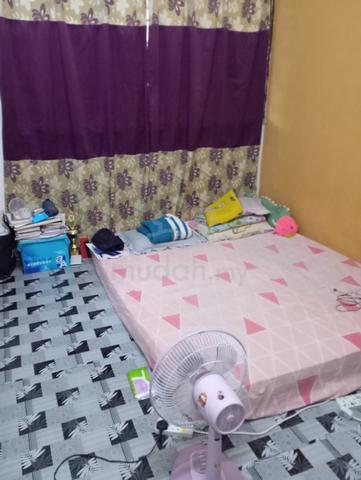 Partially Furnished Selangor Serdang Room For Rent 1