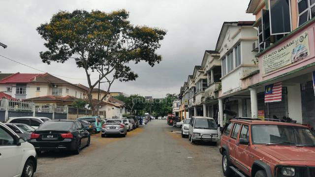 Semenyih Taman Tasik Double storey shoplot Only  Sell 430K 1