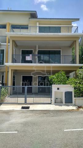 NEVER OCCUPIED‼️3 Storey Semi-D Taman Vista Hills, Bdr Mahkota Cheras 1