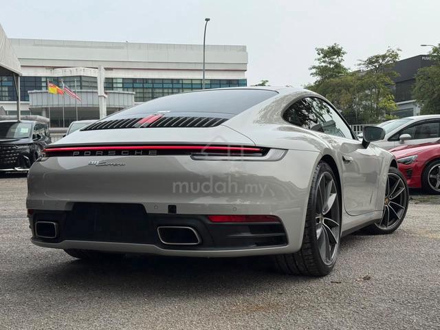 2023 Porsche 911 3.0 CARRERA 5A CRAYON GREY RED IN - 2
