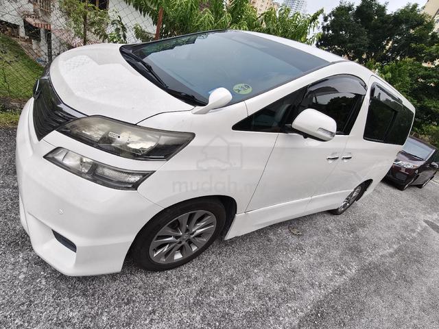 Toyota Velfire 2011 (PLS 18) - 1