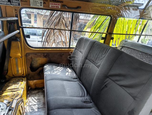 1995 Toyota HIACE 2.8 LH-113R (M) - 4