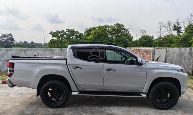 2021 Mitsubishi TRITON 2.4 VGT PREMIUM 4x4 6-speed - 5