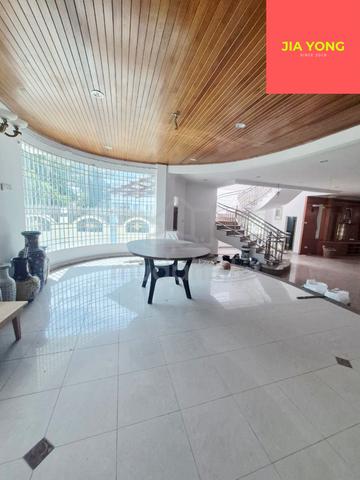 3.5 Sty Bungalow with swimming pool Bukit Jambul 1