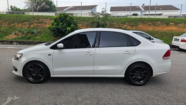 2016 Volkswagen POLO 1.6 (CKD) FACELIFT (A)TIPTOP - 4
