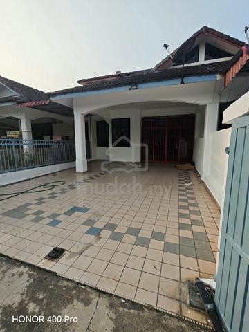 Taman perling jln lawa 1.5 storey house For Rent 1