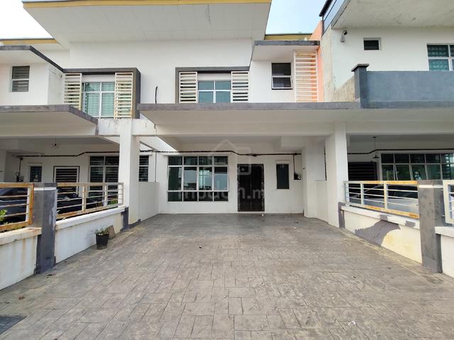 Double Storey Terrace House For Rent Hillpark Puncak Alam 1