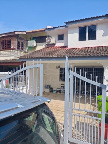 Double Storey house For rent 1