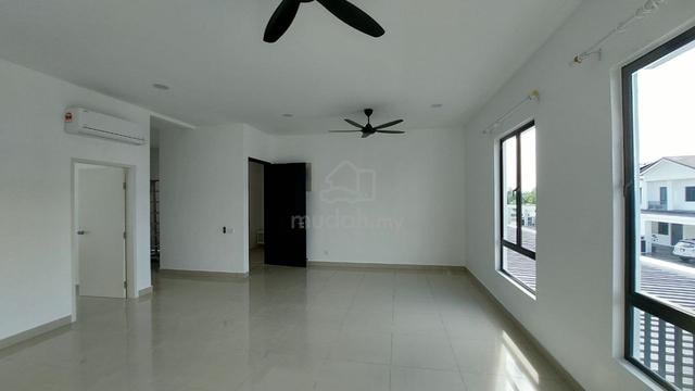 Ecoworld Cohome Camdon Townhouse Upper Floor Batu Kawan Rent 1