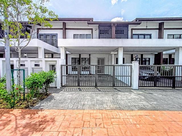 FREEHOLD  FURNISHED 2 Storey Terrace Myra Saujana Dengkil 1