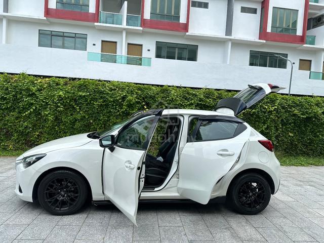2017 Mazda 2 1.5 HATCHBACK (A) LIKE NEW CAR - 1
