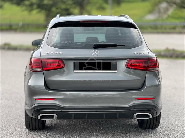 2021 Mercedes Benz GLC300 AMG 31K km Mileage - 4