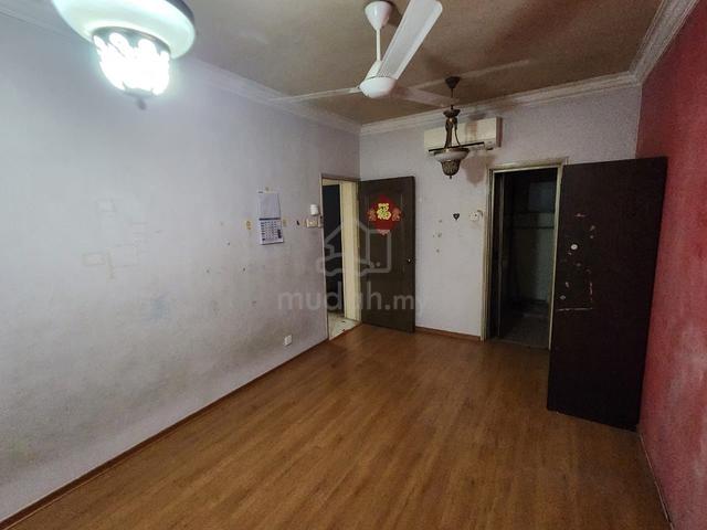 Kenanga Apartment in Taman Wawasan 1