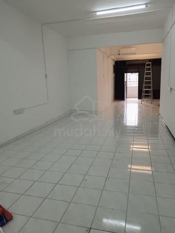 Superfield Plaza Jalan Perak 750sqft NEW Paint Suitable Office Use 1