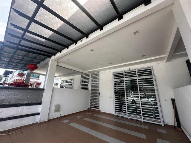 Well Maintained Renovated 2 Storey LA Garden JP Perdana 1
