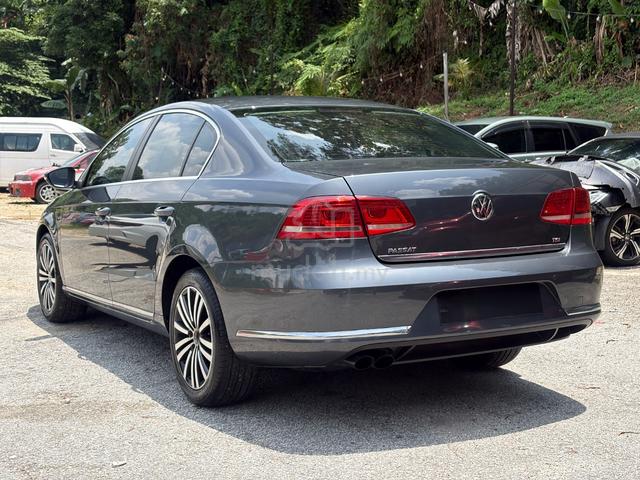 2015 Volkswagen PASSAT 1.8 TSI (CKD) ENHANCED (A) - 2