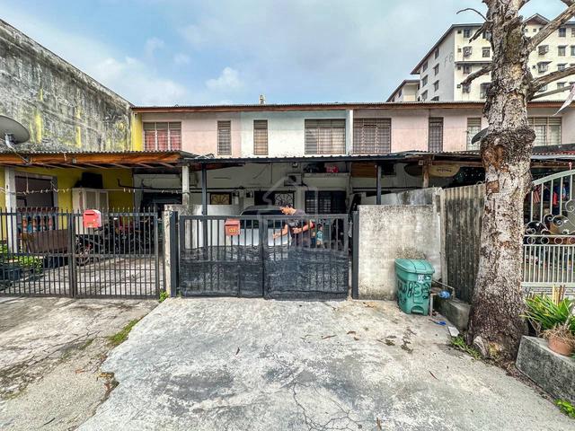 FLEXIBLW DEPOSITš„ 2 Storey House Taman Puchong Indah( Low Cost ) 1