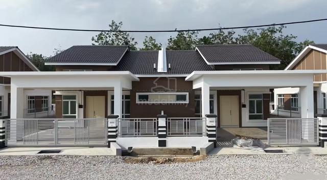 Freehold Single Storey Semi Detached House, Taman Merlimau Emas 1