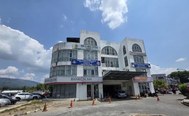 Four Storeys Building Office_COMMERCIAL OFFICE BUILDING, SIK, KEDAH 1