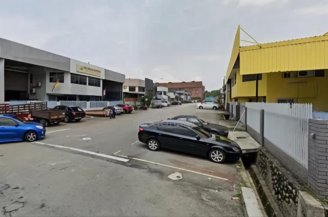 Taman Universiti Factory 30x80 1