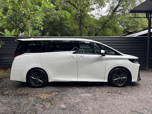 2023 Toyota VELLFIRE 2.4 Z PREMIER BLACK INTERIOR - 5