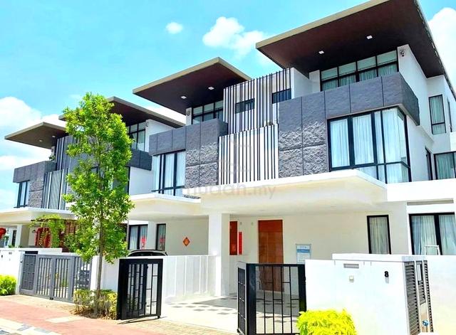 Nilai Semi-D Hilltop (26x75 2 Storey Semi-D ) Freehold !!! 1