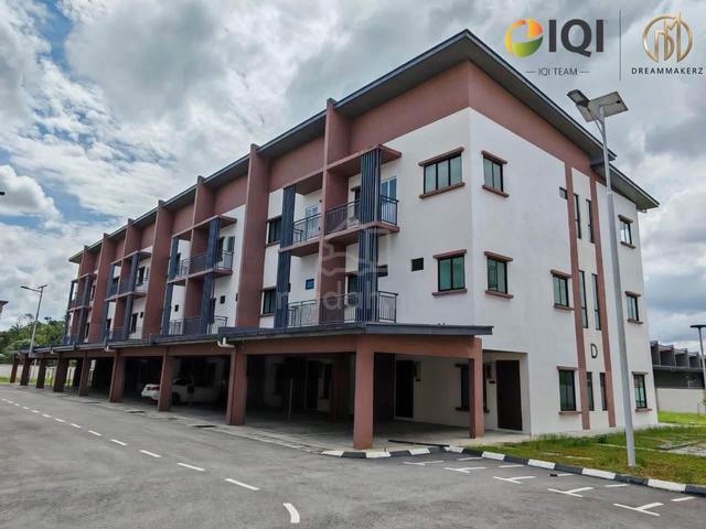 STUTONG - Gated & Guarded Townhouse @ D' Everglades 1