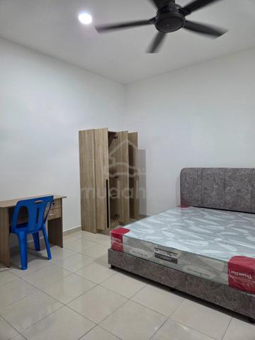 Bilik Sewa Lelaki Msenyumia Double storey landed Salak tinggi sepang 1