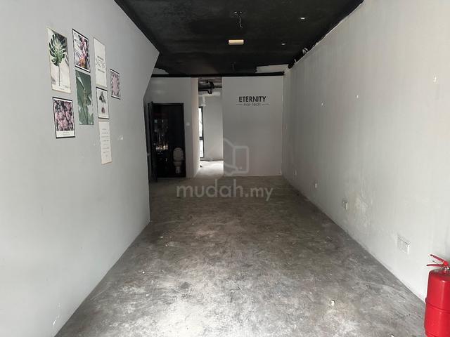 [Main Road] Macallum Cecil Georgetown Mcnair Komta Magazine 2