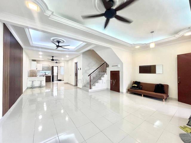 BOOKING 1K‼️RENOVATED– Double Storey, Taman Pelangi 2 (Oakberry) 1