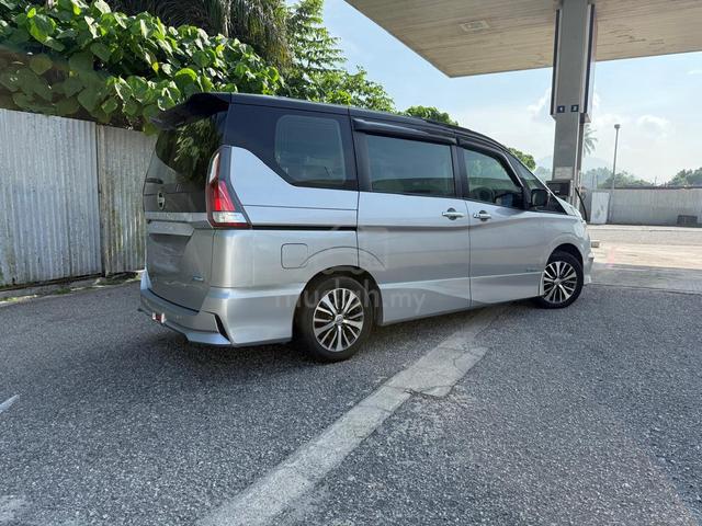 nissan serena 2.0 s-hybrd premium highway star - 4