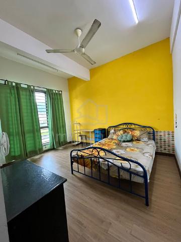 single room woman only 1